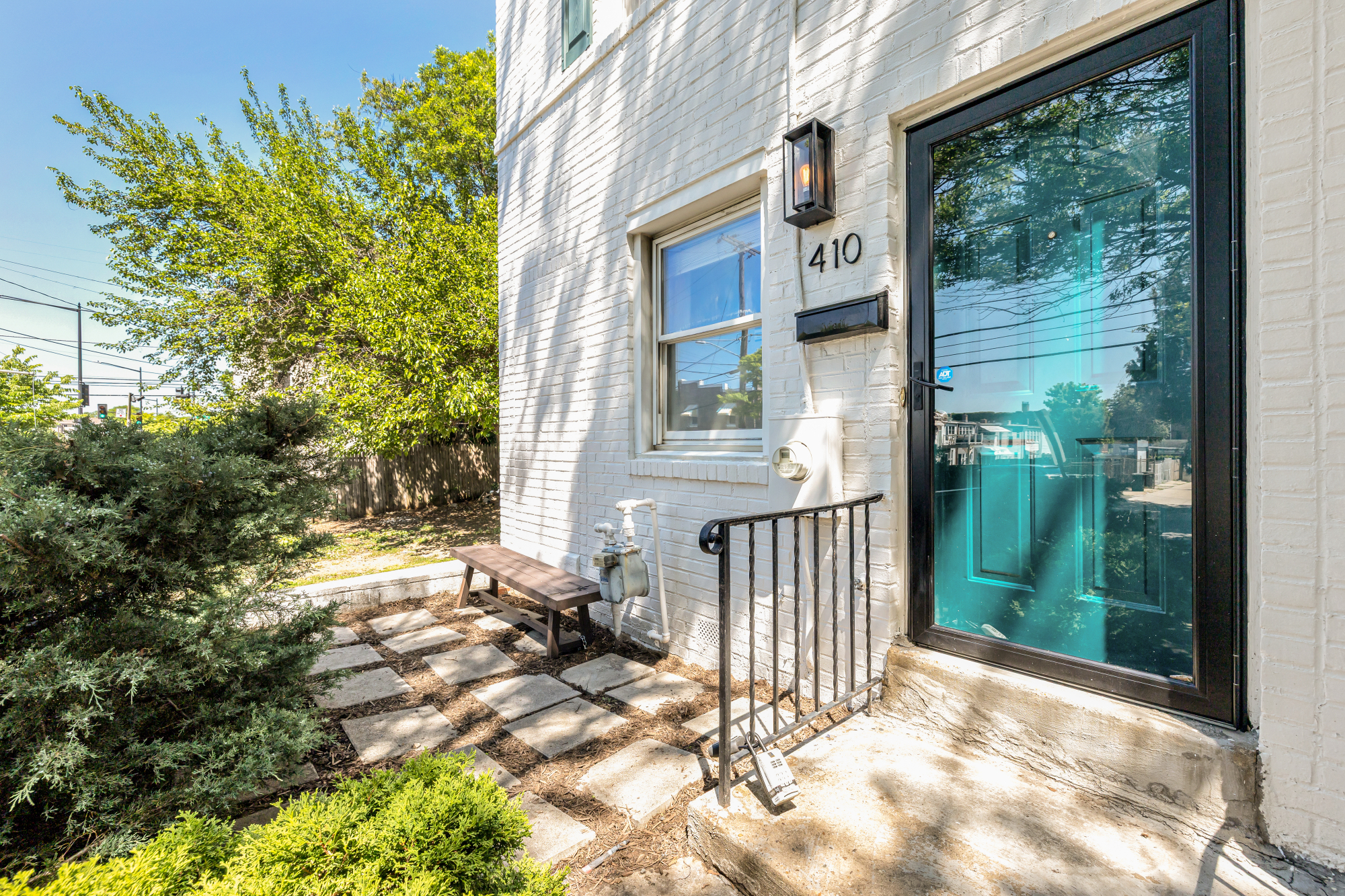 410 Franklin Street NE_Porch